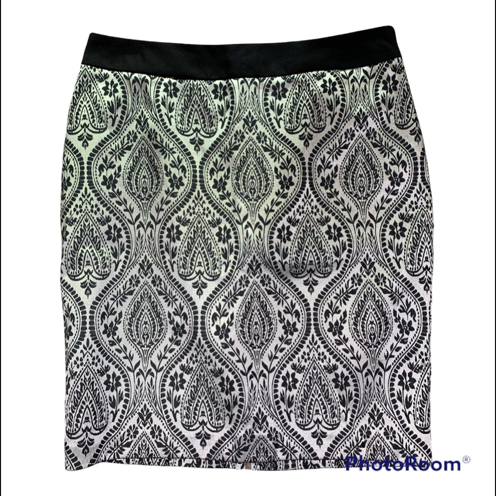 Worthington Silver and Black Pencil Skirt, Size 4 Petite